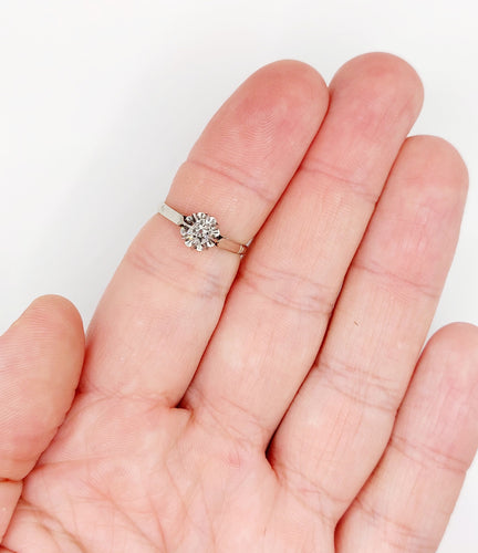 Bague 53.5 Bague solitaire Art Déco or blanc diamant taille ancienne 0.35 carat 58 Facettes A06275