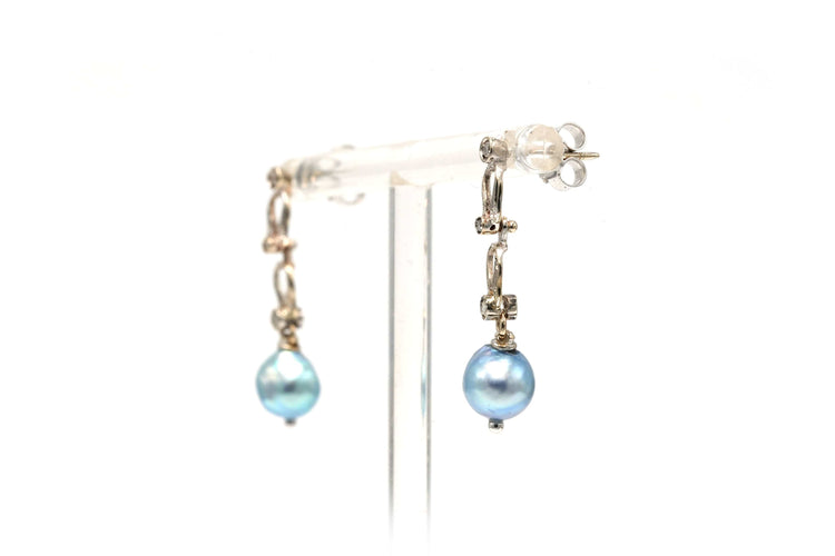 Boucles d'oreilles Boucles d'oreilles Art Nouveau en or blanc 18 carats serties de perles et de diamants 58 Facettes 22756