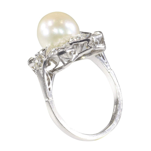 Bague 50 Géométrie du glamour : exploration d'une bague Art déco belge des années 1920 58 Facettes 22132-0317