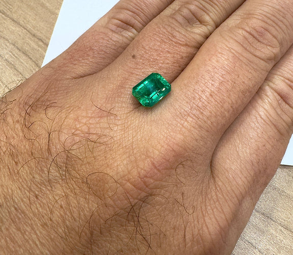 Pierres Émeraude de Colombie certifiée LFG de 3,19 carats 58 Facettes