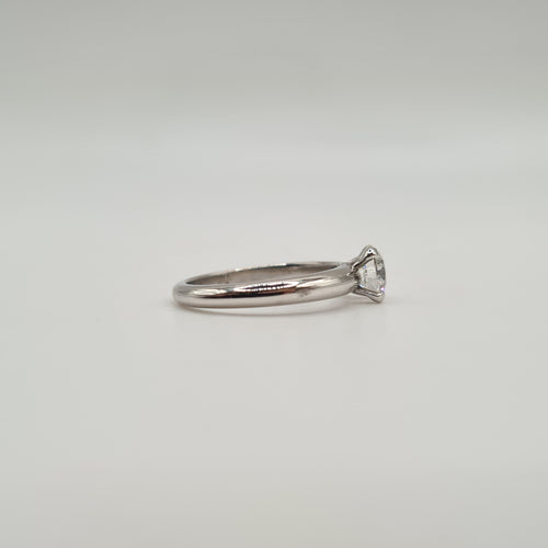 Bague 49 Solitaire or blanc serti d'un diamant 58 Facettes