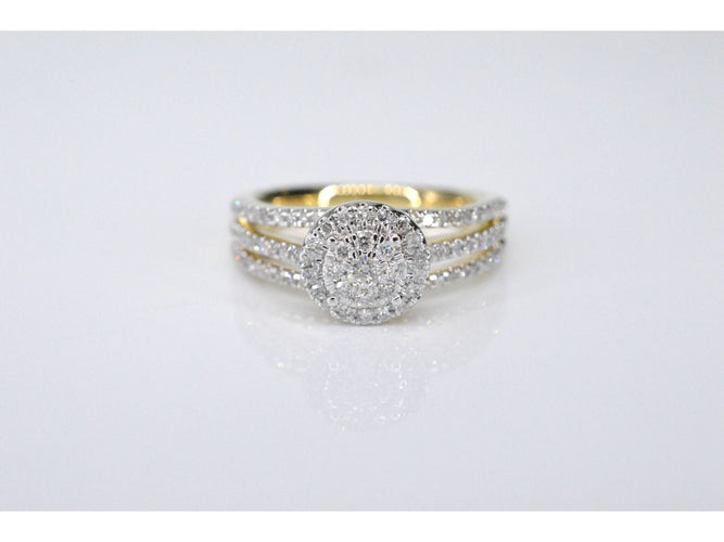 Bague 54 Bague entourage en or jaune avec diamants 58 Facettes 2107