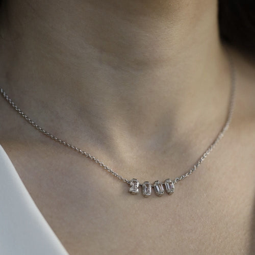 Collier Collier pendentif en platine avec diamants formant le chiffre 2000 - 1,50 ct - 41 cm 58 Facettes FB10180