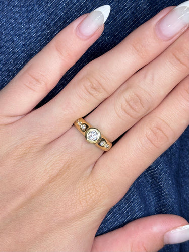 Bague 51 Solitaire or jaune et diamants 58 Facettes 885