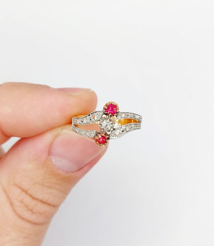 Bague 52.5 Bague victorienne or rose, diamants, pierres rouges (circa 1880) 58 Facettes A05228
