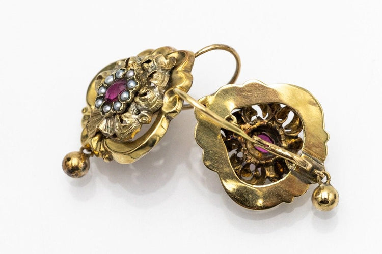 Boucles d'oreilles Boucles d'oreilles pendantes en or jaune Biedermeier 58 Facettes 10842