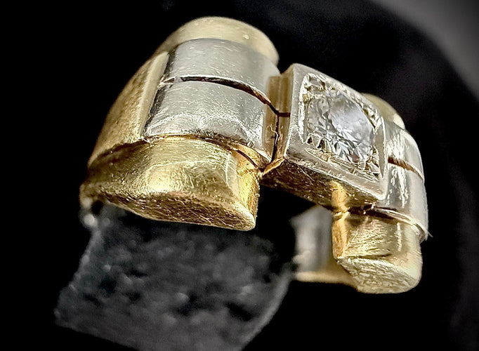 Bague 54 Bague Tank sertie d'un brillant en or jaune 58 Facettes