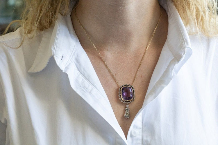 Collier Collier en or jaune et argent, imposante améthyste et diamants taille rose, vers 1900 58 Facettes 11294