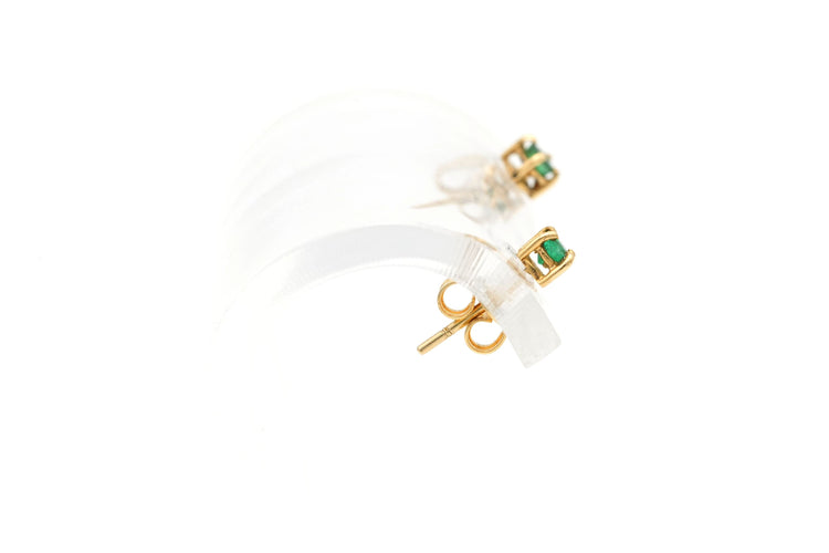 Boucles d'oreilles Boucles d'oreilles contemporaines en or jaune 18 carats serties d'émeraudes 58 Facettes B643
