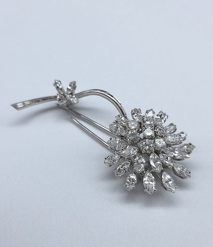 Broche BROCHE MOTIF FLORAL PLATINE ET DIAMANTS 58 Facettes 250194