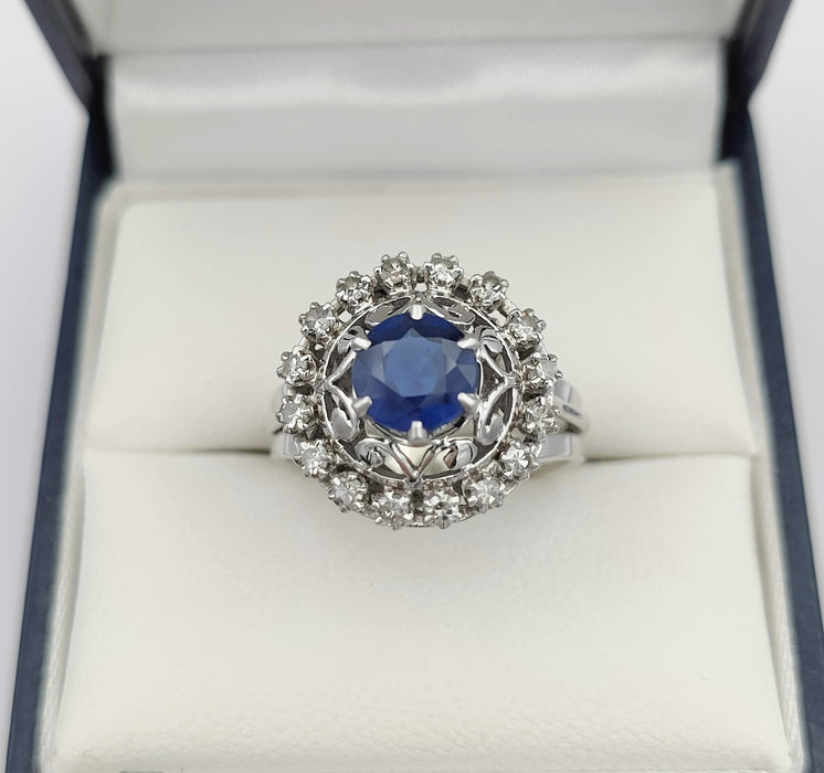 White gold ring and platinum, sapphire, diamonds