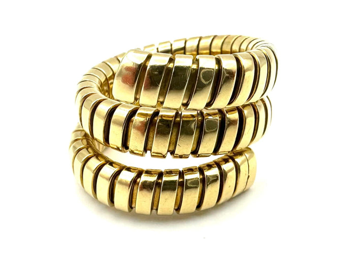 Bague 54 BVLGARI. Collection "Tubogas", bague en or jaune 18K 58 Facettes