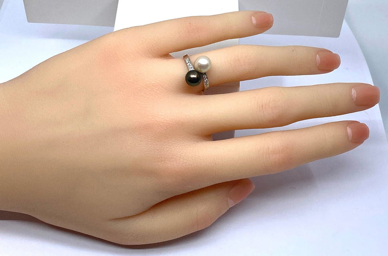 Bague 50 Bague toi et moi or blanc diamants perle Tahiti et perle blanche 58 Facettes AB604