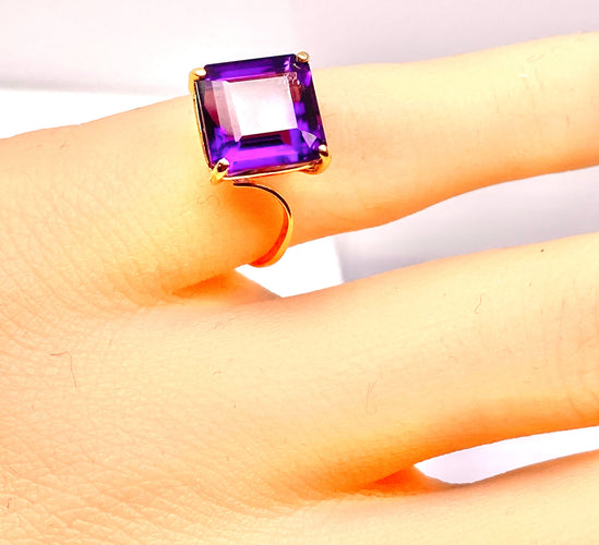 Bague 47 Bague en or jaune et améthyste 58 Facettes AB616