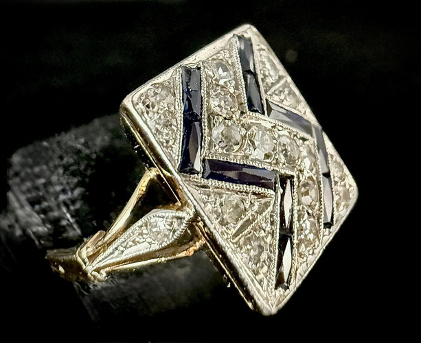Bague 56.5 Bague Art Déco deux ors, ornée de saphirs calibrés et brillants 58 Facettes