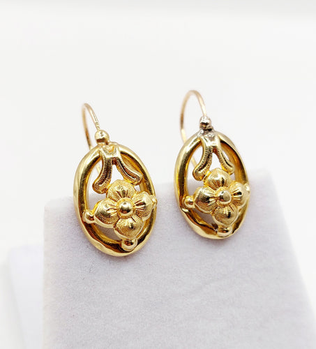 Boucles d'oreilles Dormeuses victoriennes or fleurs (circa 1890) poissardes 58 Facettes A06257