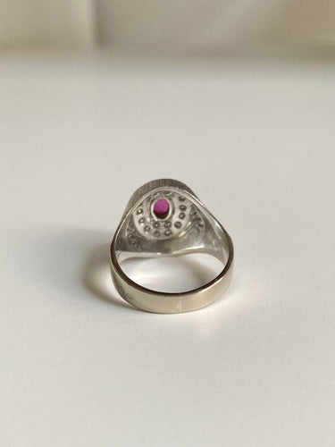 Bague 54 Bague chevalière en or gris 18k rubis et diamants 58 Facettes