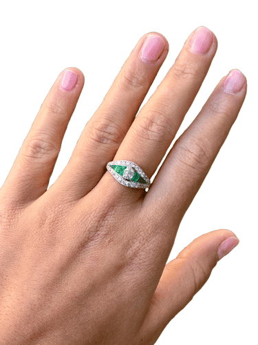 Bague 55 Bague de style Art déco en platine avec diamants et émeraudes 58 Facettes