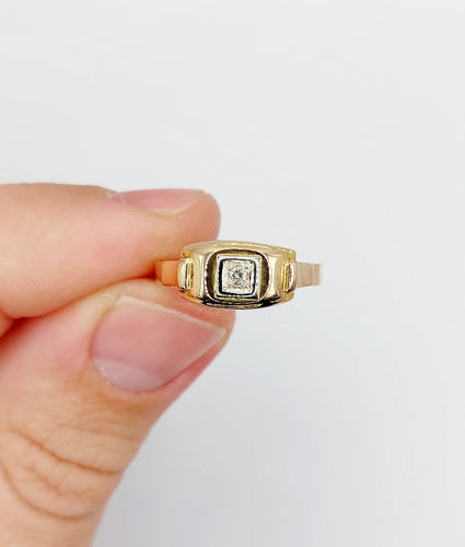 Bague 53.5 Bague Tank Art Déco or rose, petit diamant et monture géométrique (circa 1950) 58 Facettes A05167