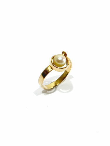 Bague 52 Bague en or jaune et perle 58 Facettes
