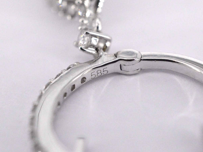 Boucles d'oreilles Boucles d'oreilles en or blanc en forme de larme avec diamants 58 Facettes 2055