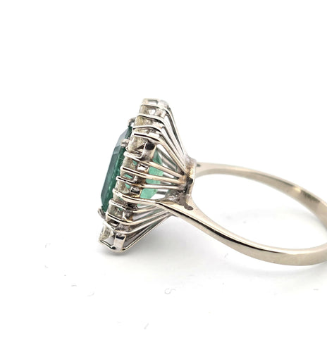 Bague 55 Bague en or blanc 18 carats avec émeraude et diamants 58 Facettes