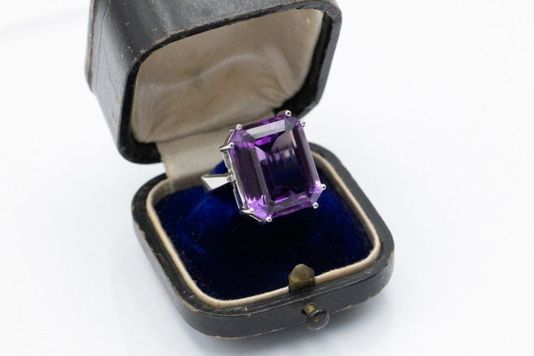 Bague 53 Bague avec améthyste 15,5 ct en or blanc 14k 58 Facettes 11488