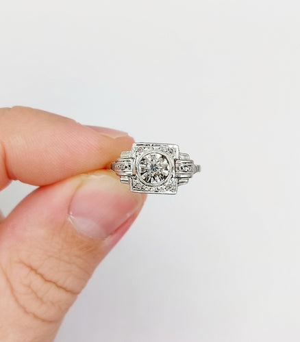 Bague 55.5 Bague Tank Art Déco or blanc, diamants et monture géométrique (circa 1920) 58 Facettes A06221