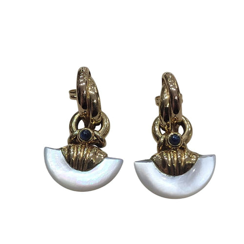 Boucles d'oreilles Boucles d'oreilles en nacre et saphir, montées sur or 18 carats 58 Facettes PE185