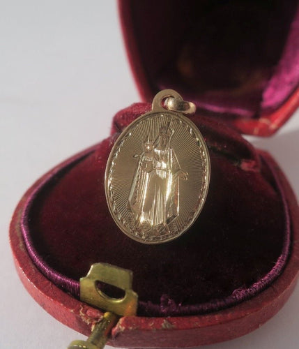 Pendentif Médaille pendentif XIXe Vierge à l’Enfant en or rose 18k 58 Facettes