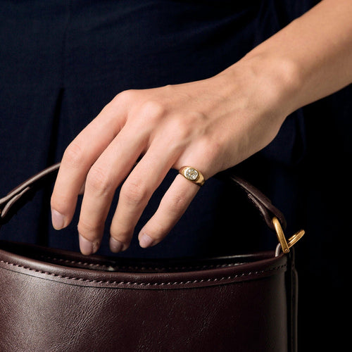 Bague 43 Bague chevalière en or jaune et diamant taille ancienne 58 Facettes PAL28682