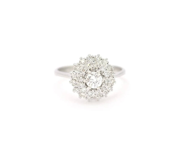 Bague Bague en or blanc avec un diamant central de 0,30 ct et des diamants d'accompagnement 58 Facettes 13411