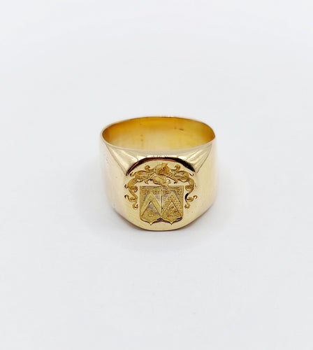 Bague 45 Chevalière antique or 18k armoiries française blason fleur, heaume et lion, sceau 58 Facettes A05250