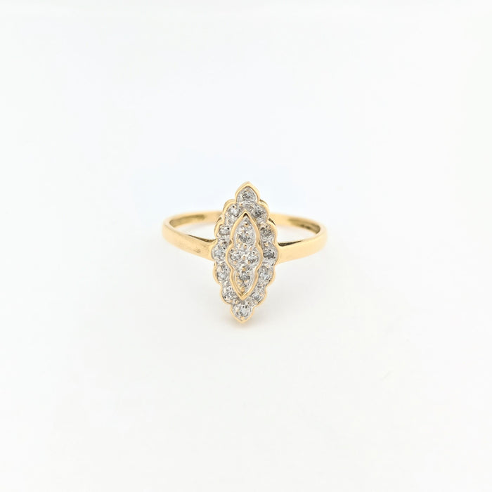 Marquise ring in yellow gold and diamonds
