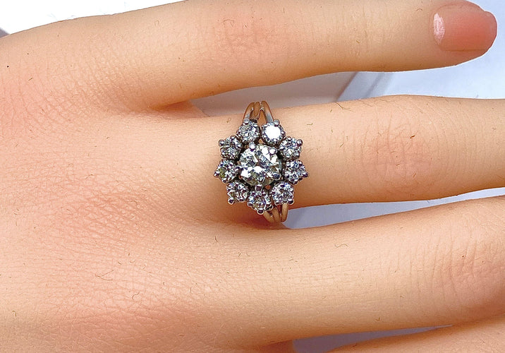 Bague 49.0 Bague marguerite en or blanc 18 carats en diamants 58 Facettes AB259