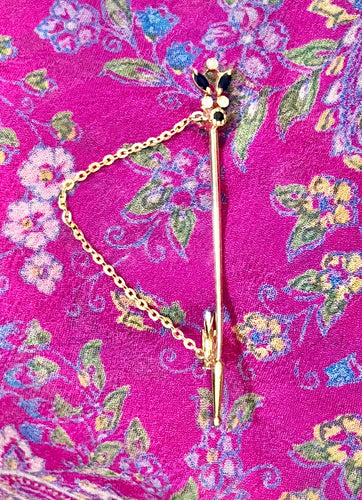 Broche Élégante broche épingle or jaune, saphirs et diamants 58 Facettes