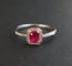 Bague 54 Bague sertie d'un Rubis, entourage Diamants 58 Facettes