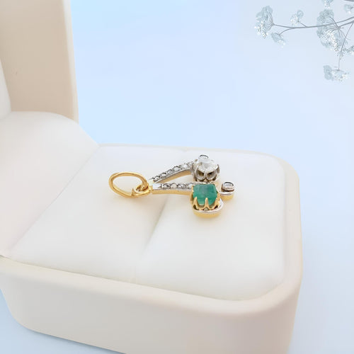 Pendentif Belle Époque émeraude et diamants sur or jaune et platine 58 Facettes 1746