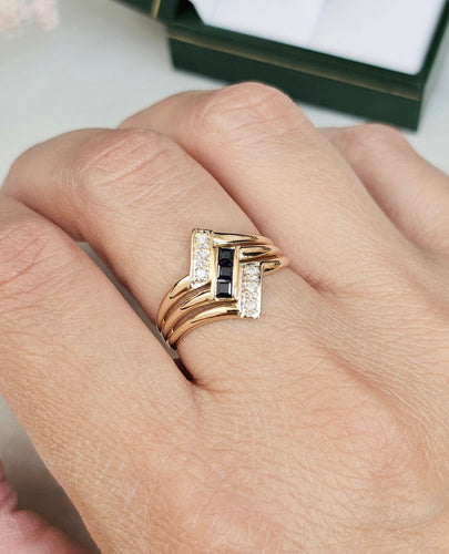 Bague 58 Bague or jaune, saphirs, diamants 58 Facettes 592