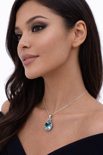 Pendentif Pendentif de haute joaillerie en or blanc orné de rubellite et de diamants. 58 Facettes 50362