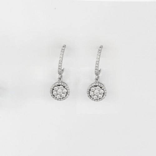Boucles d'oreilles Boucles d’oreilles pendantes diamants or blanc 58 Facettes