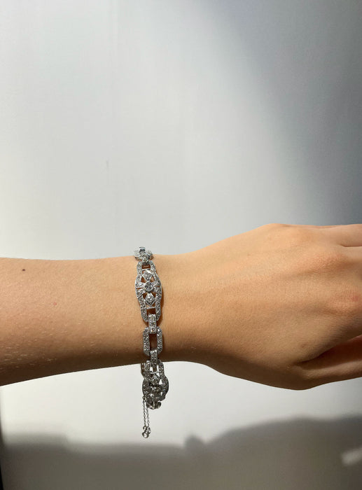 Bracelet in platinum and diamonds art deco period