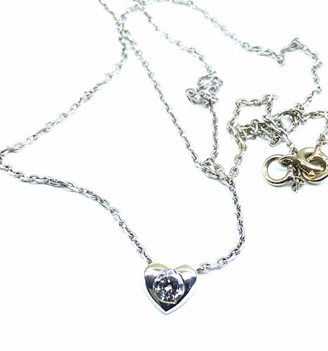 Collier Pendentif coeur et sa chaîne en or blanc, diamant 0,20 carat 58 Facettes AB626