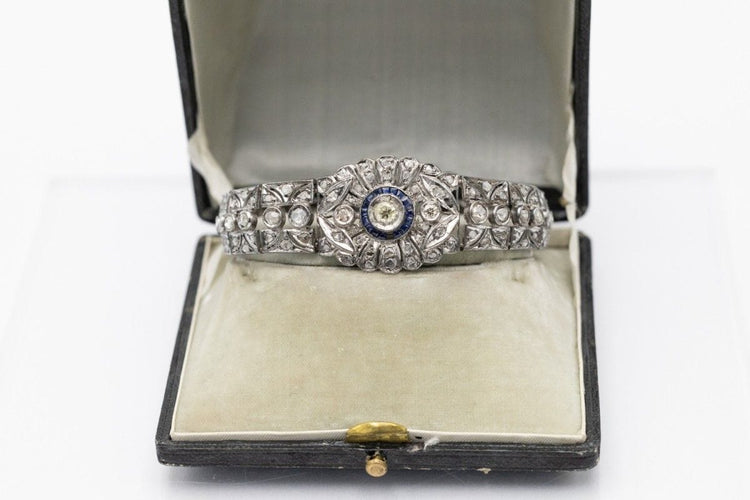 Bracelet Bracelet ancien d'époque Art Déco, richement serti de pierres précieuses 58 Facettes 10685