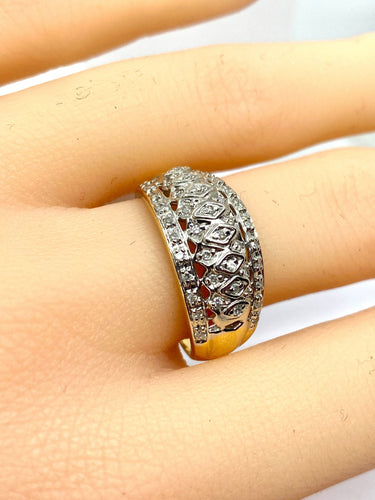 Anel jonc em ouro amarelo e diamantes 