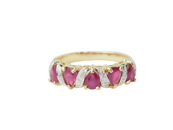 Pierścionek z żółtego złota, z rubinem i diamentami 