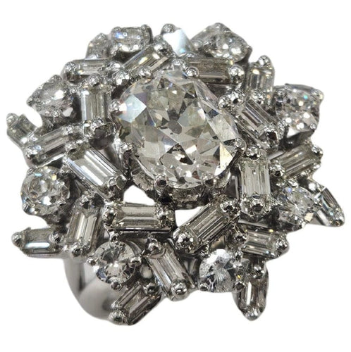 Bague 52 Bague en or blanc sertie d'un diamant naturel taille ancienne de 2,60 carats, certifié HRD. 58 Facettes E33