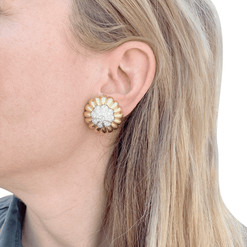 Boucles d'oreilles Clips d'oreilles David Webb, "Boutons", platine, or jaune, diamants. 58 Facettes 34425