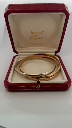 Pulseira Cartier Trinity modelo grande 3 ouros 