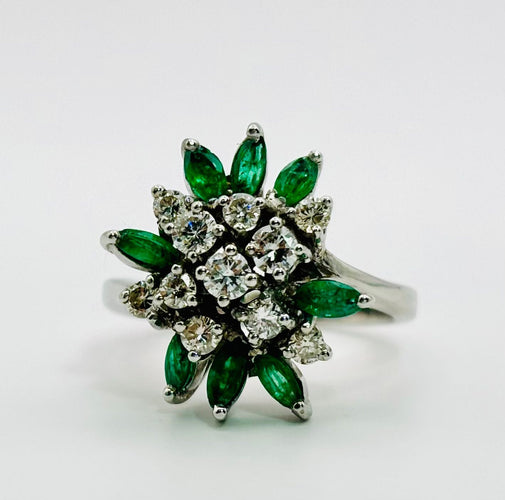 Bague 55 Bague en or blanc avec émeraudes et diamants 58 Facettes 50254